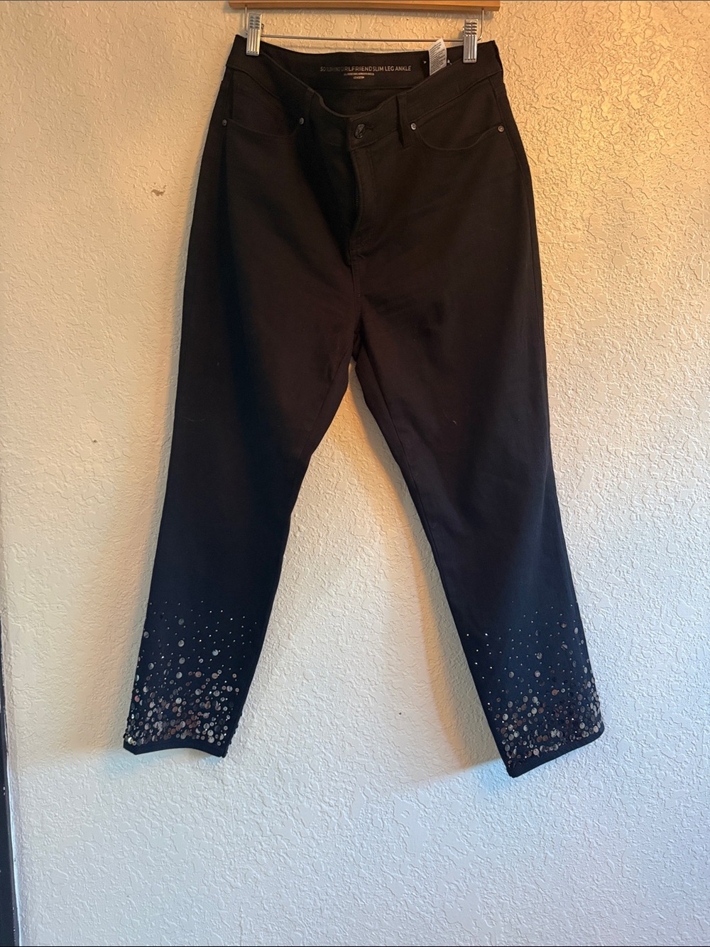 Chico's Girlfriend Slim Leg Ankle Jeans in Black